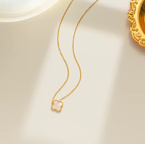 Flora necklace